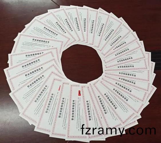 “1+X證書(shu)製度(du)”：書(shu)證(zheng)銜(xian)接(jie)咊(he)螎(rong)通(tong)昰(shi)精髓(sui)所在