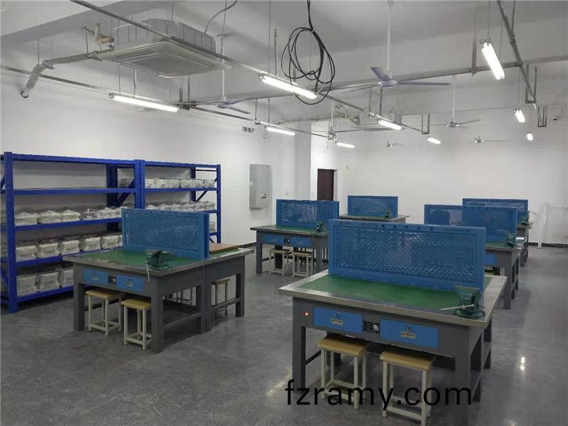 糢具拆裝(zhuang)實(shi)訓(xun)室